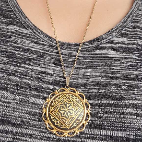 Vintage Ornate Necklace - Picture 12 of 13